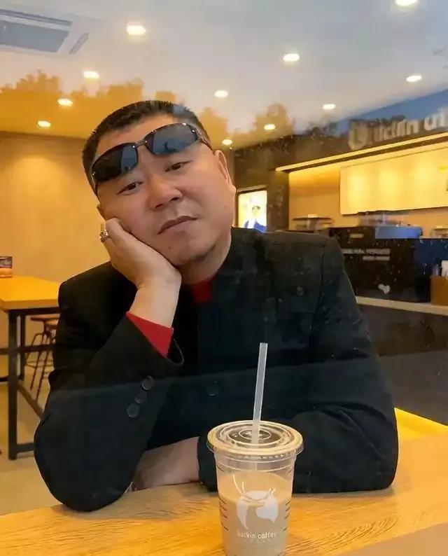 一个男人的一体两面，命孬，就是范德彪，命好，就是司徒协！

要论演戏。或者是说，