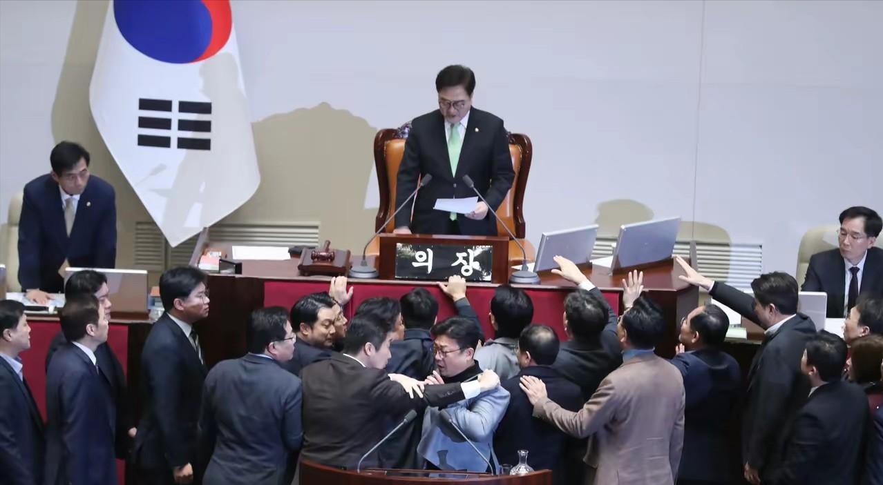 联合国现场尴尬了，朝鲜代表一句话把日本问懵了 纽约当地时间下午三点，联合国大会第