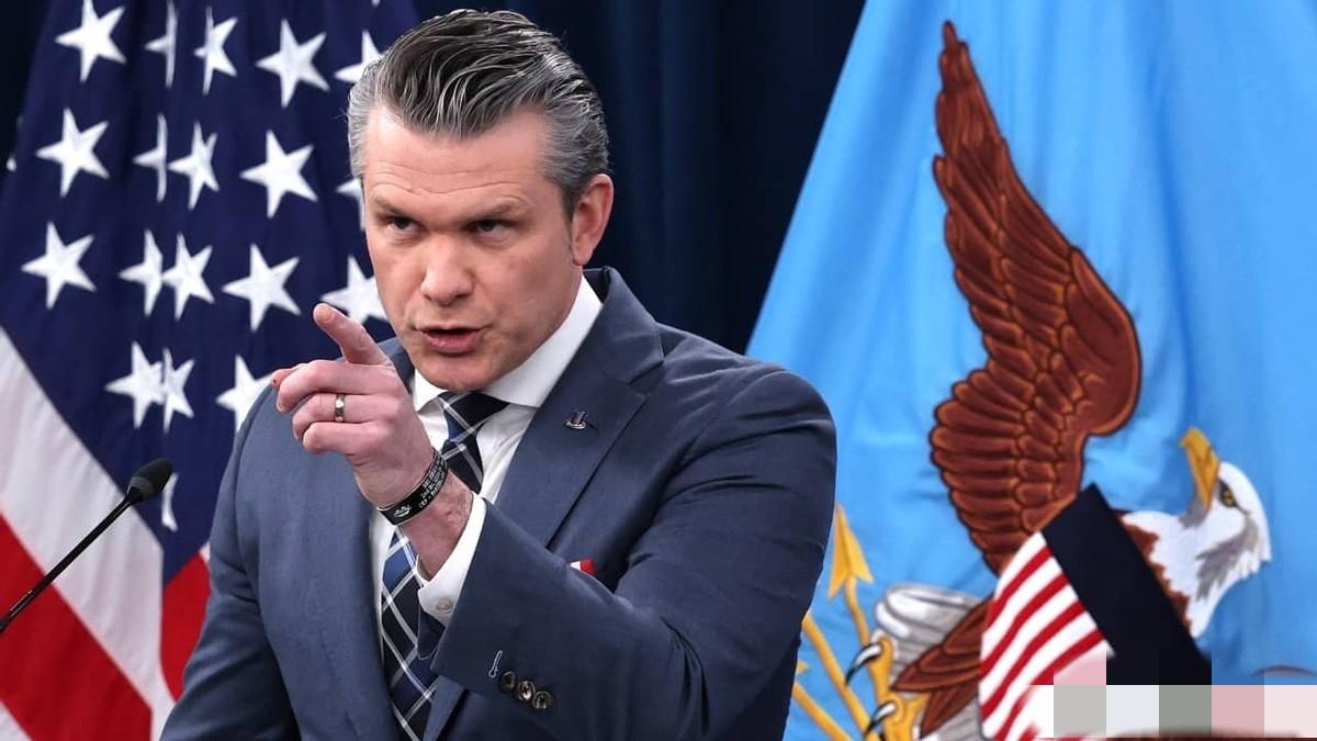 赫格塞斯大清洗:罢免12位将领，美军深陷种族歧视争议！
美国战争部长赫格塞斯正掀