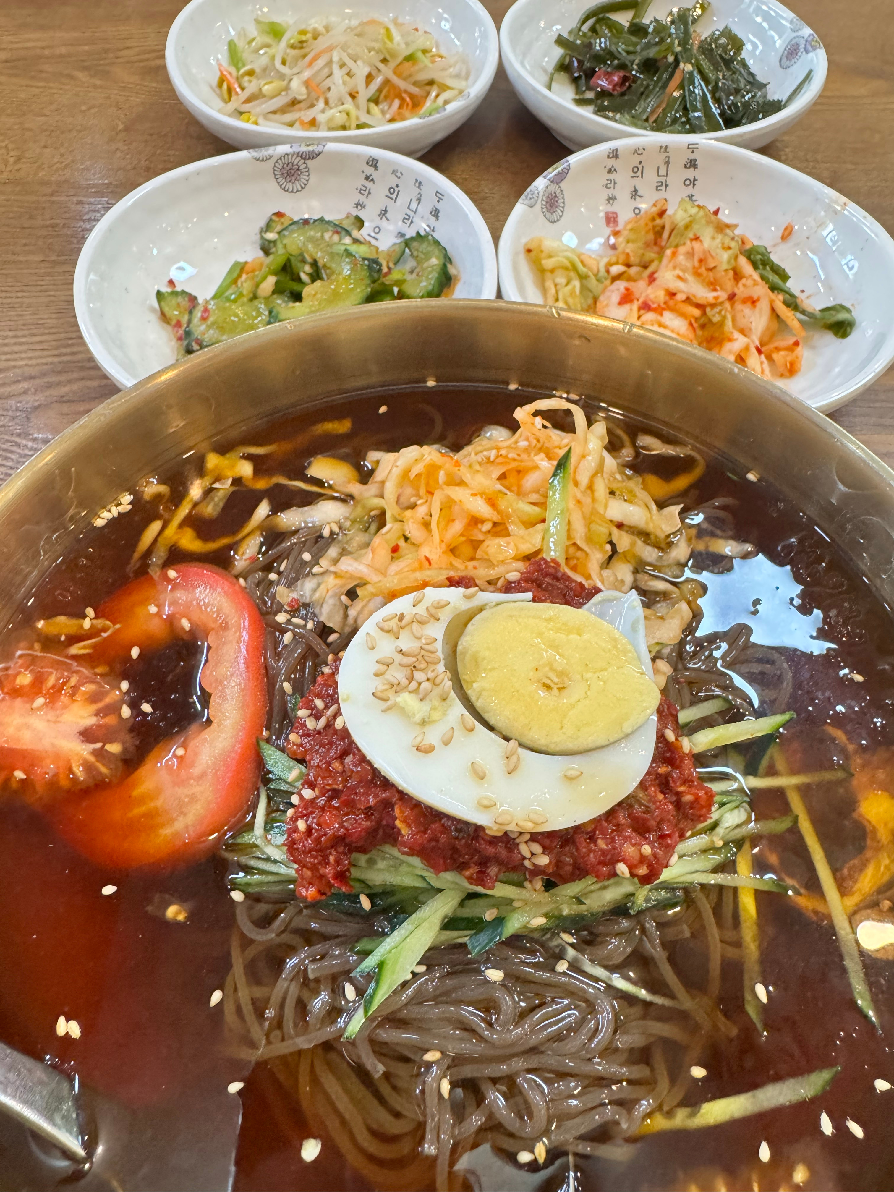 在哪都不能没有冷面 在上海也一定要吃咸豆浆冰豆浆配油条 上海