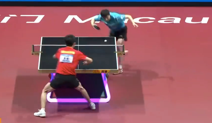 乒乓球男团决赛第三场，马龙3-0战胜周恺，三局比分：11-4、13-11、14-