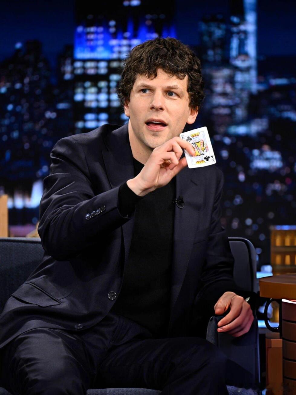 随地大小演那很有生活了 都快把我们卷西演成专业魔术演员了 ​​​