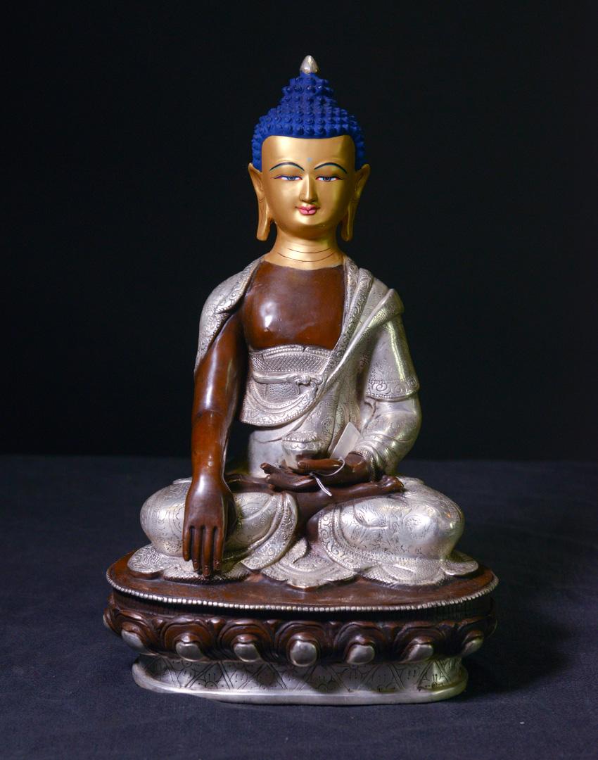 人生最幸福的事
莫过于
在任何时候都有一束光在照耀着你前行
一个人的旅途，总会有