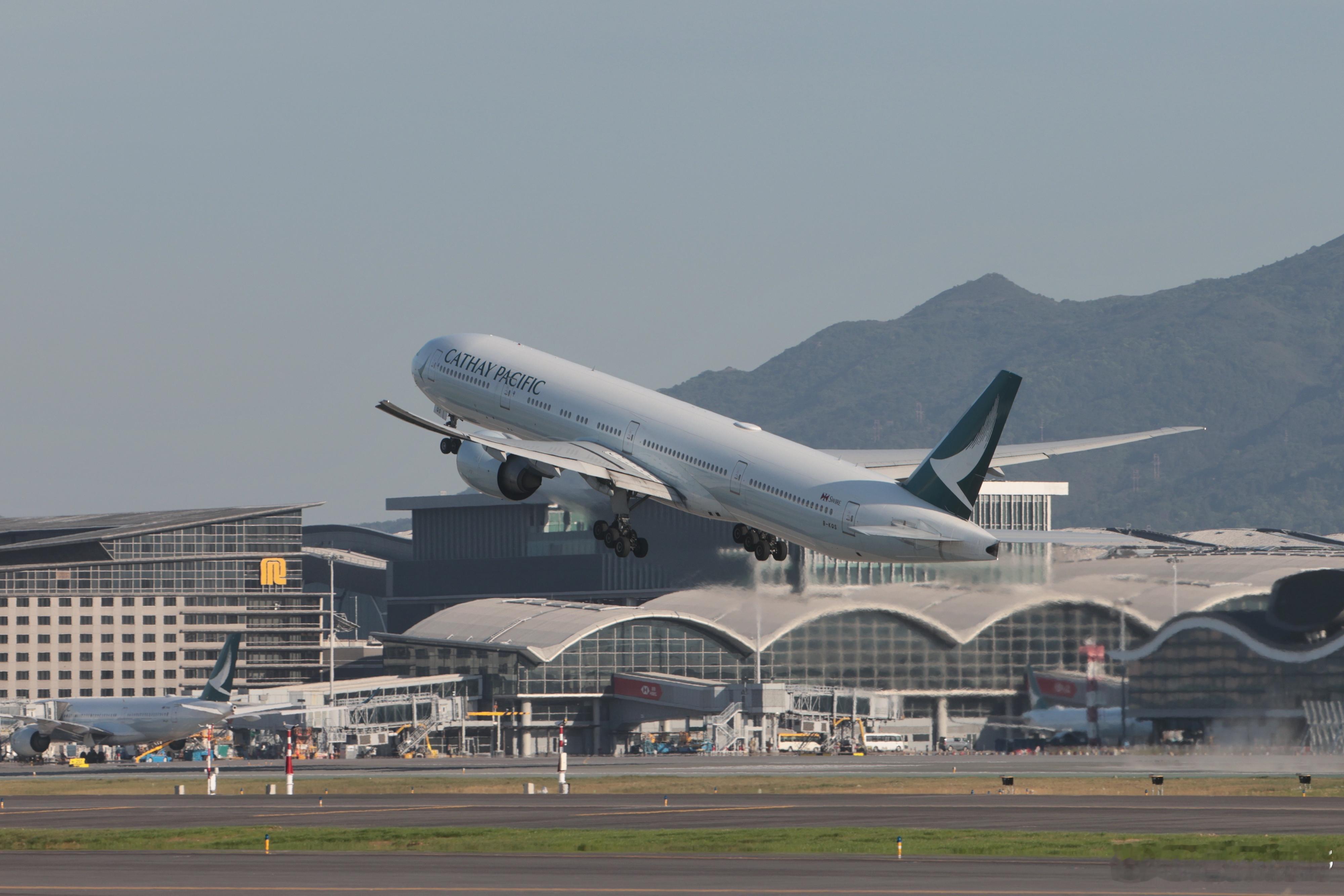 港商原创 【国泰航空去年12月载客量升22% 香港快运升24%】国泰（293）今