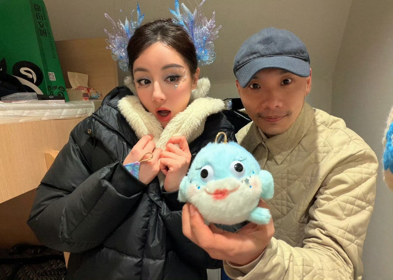 王亚飞发迪丽热巴 我觉得很素美呀，不过巴巴是明艳美人，期待下一次的明艳妆容