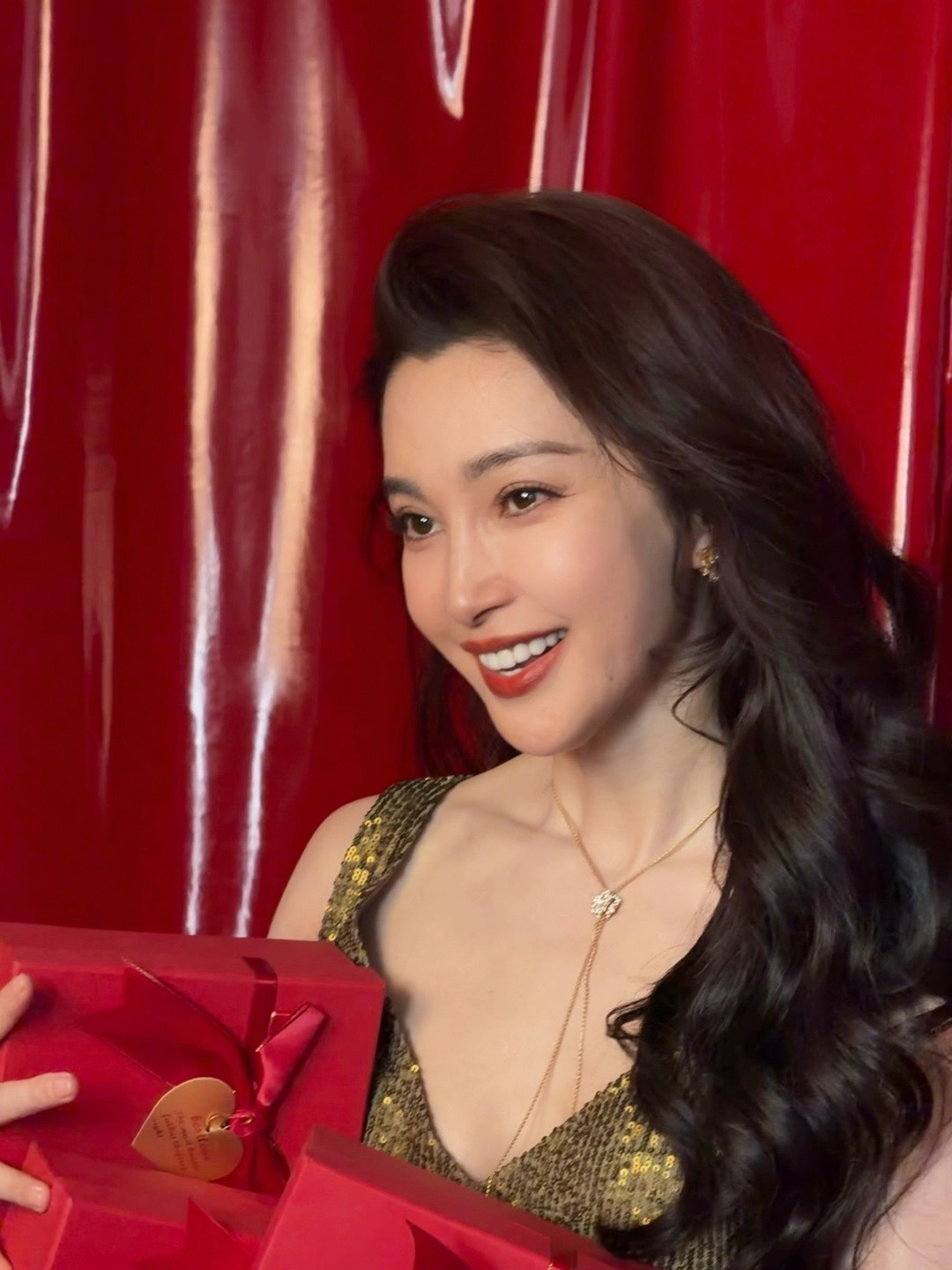 李冰冰生图vs精修图 看李冰冰的生图就知道什么是高级美了！皮肤状态和精神气都超好