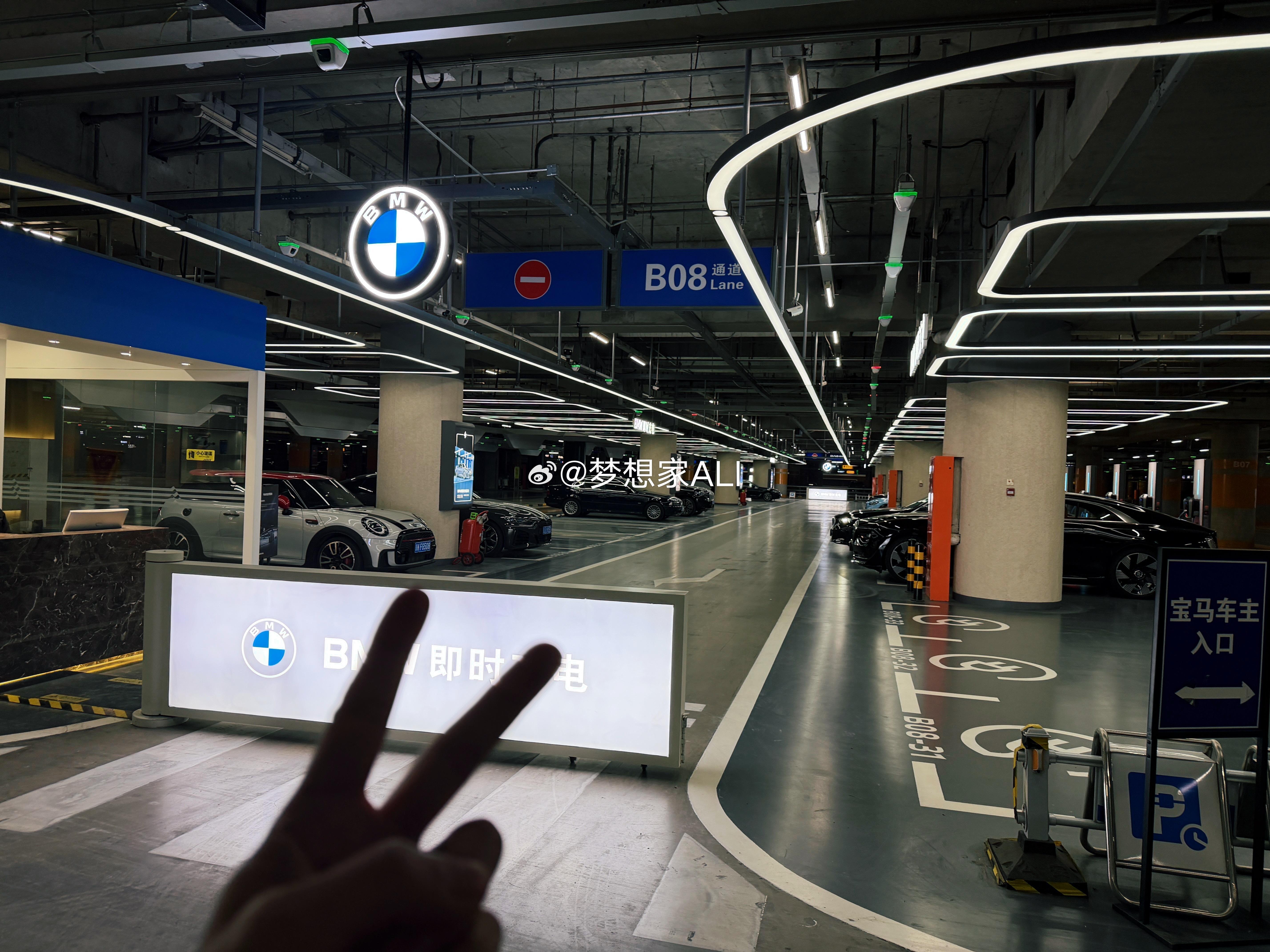 早以前停T3航站楼宝马车位会便宜不少，现在是比长期停放区贵20/天（100/12