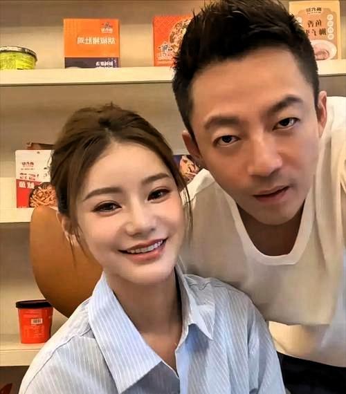 很多人觉得马筱梅能够站稳脚跟，依仗的是婚姻与幼子，可拨开舆论表象才看清，她最珍贵