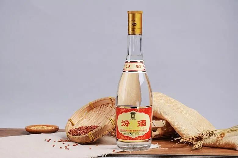 建议中年男人：别管有钱没钱，这4款酒该喝就喝，都是100%纯粮酿


1、黄盖玻