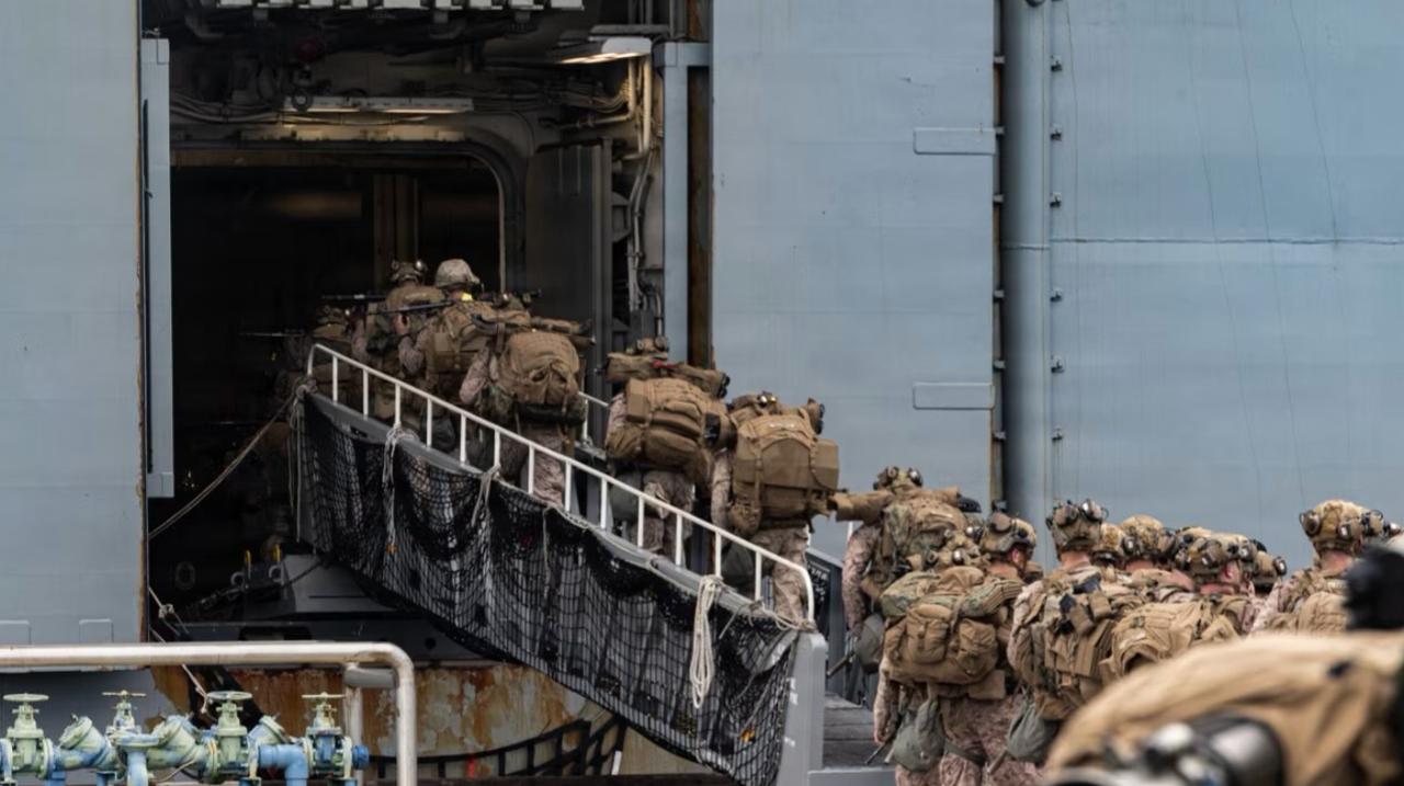 一个肆无忌惮一会要打仗一会要撤军的总司令，要么是暗渡陈仓要么就是精神病患者。
