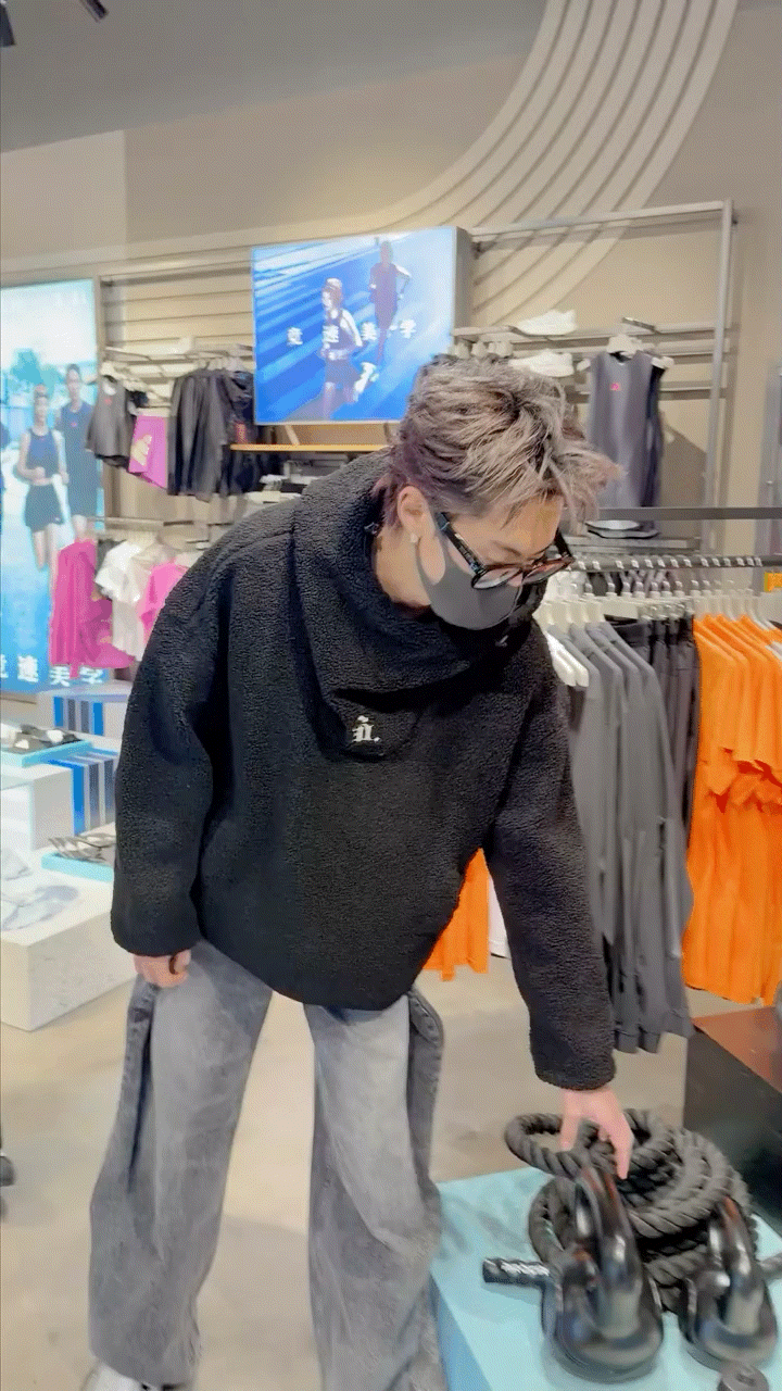 超绝臂力哈哈哈哈哈哈 