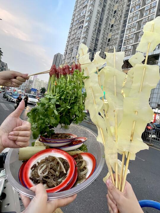 吃麻辣烫吃到了瀑布土豆……