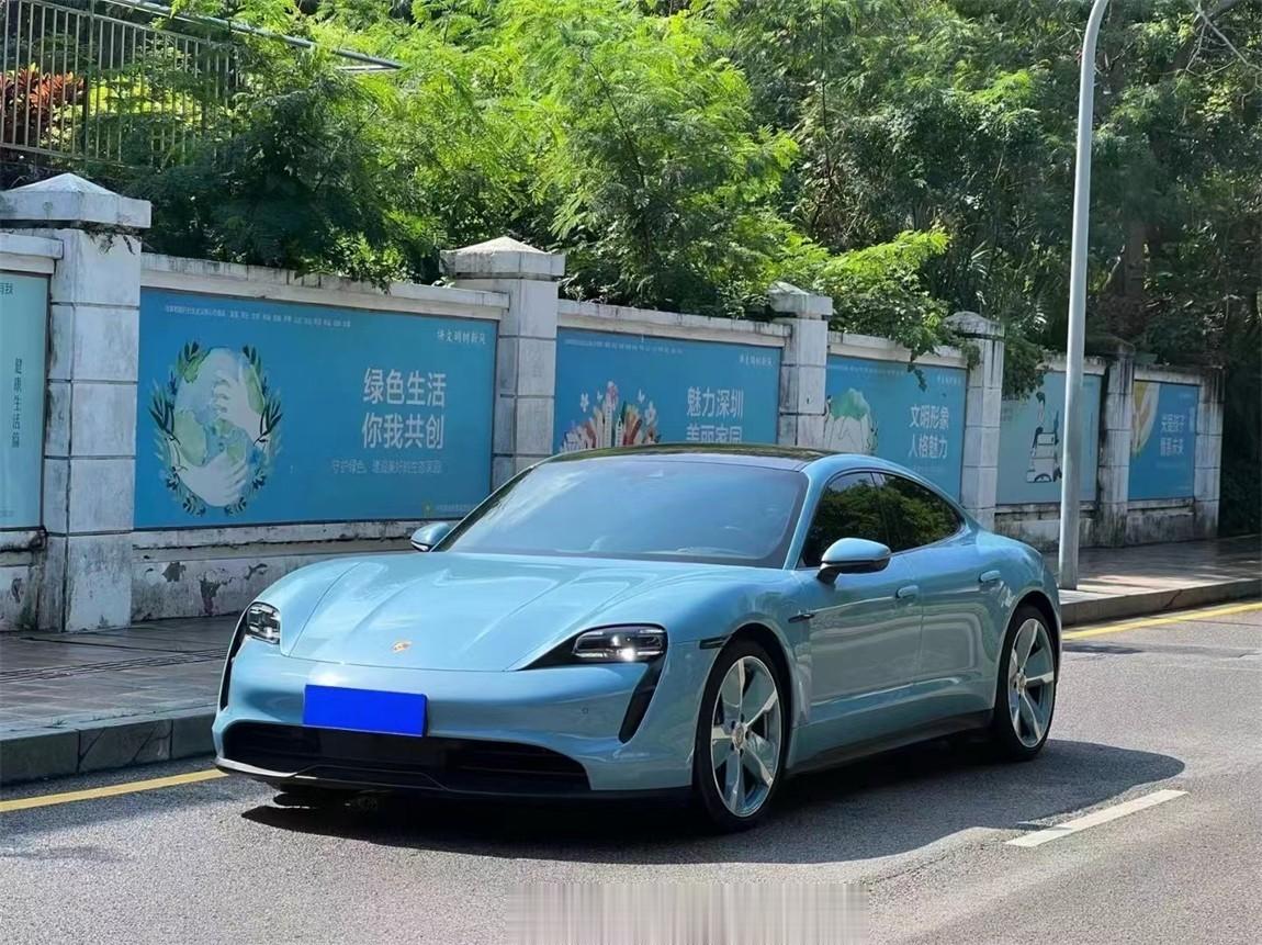 保时捷 Taycan 极品二手车[酷]2021年11月上牌，2万公里冰晶蓝/黑红