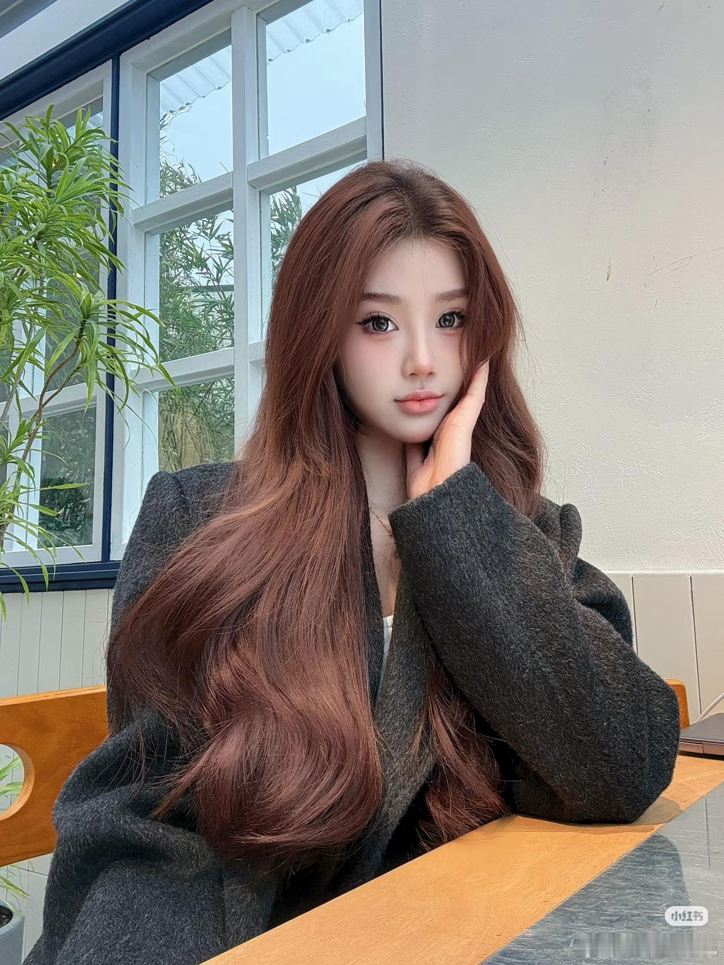 PQ教父今日有感:“乱花渐欲迷人眼，车展你蔚最抢眼~”“第二辆大玩具给我们的蔚来