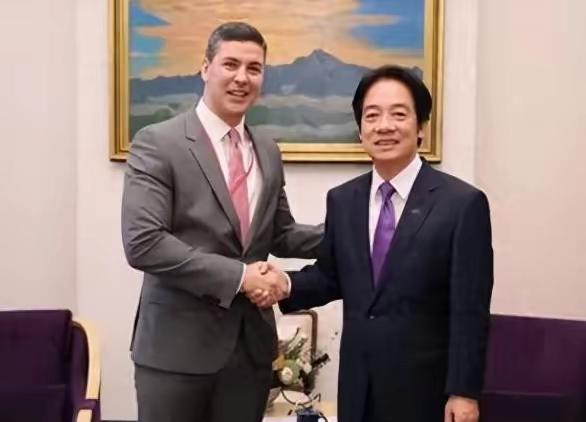 第二个立陶宛出现了？主动邀请赖清德访问，中国68年的友谊喂了狗。在南美洲，一个小