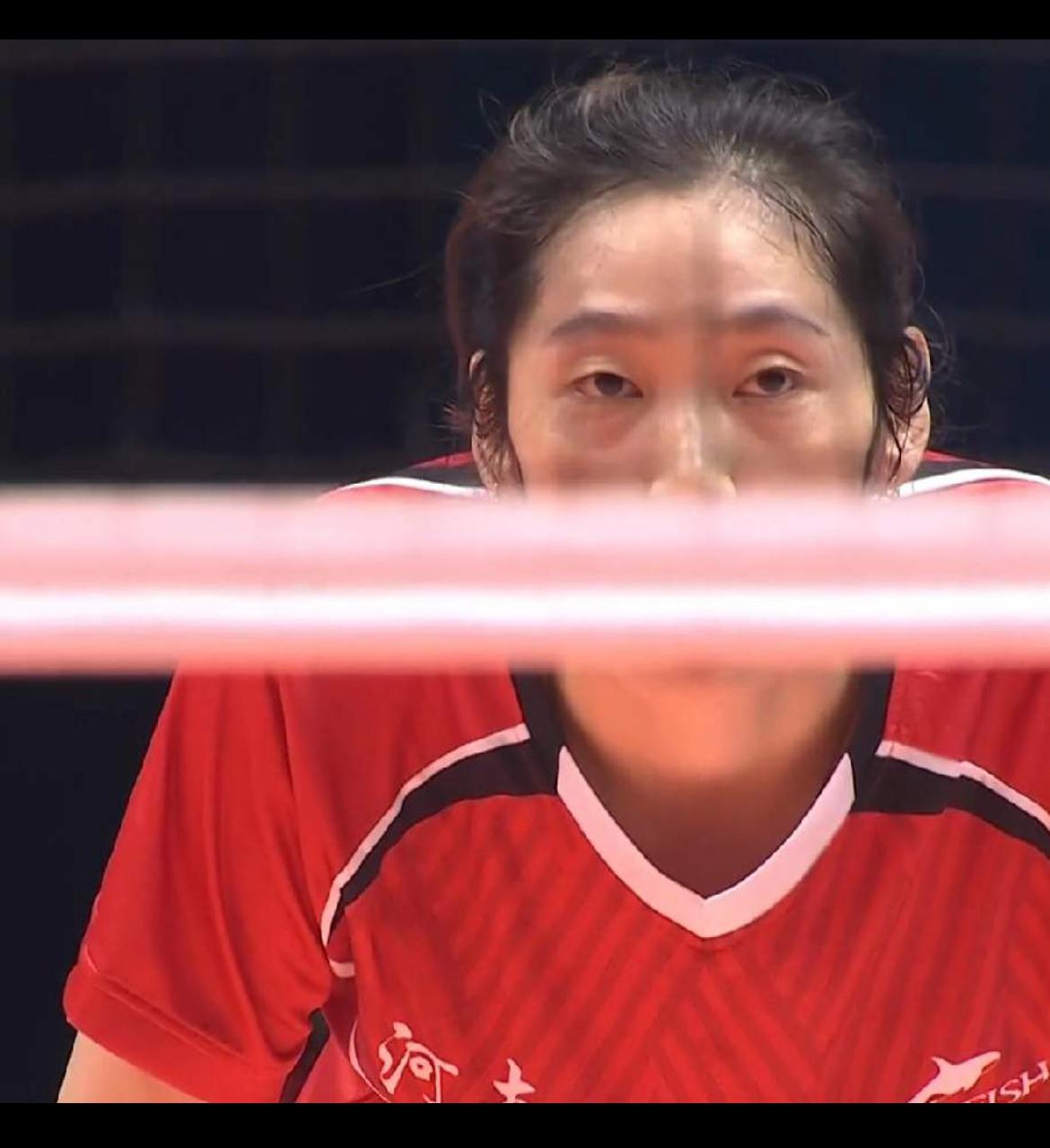 张常宁、龚翔宇率领的江苏女排毫不客气的3:0战胜巨星朱婷领衔的河南女排，干净利落