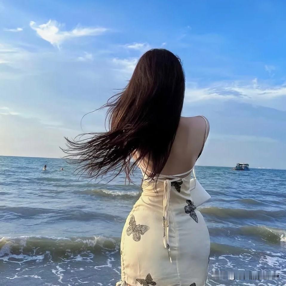 怎样看一个男人行不行

答案是：看他的老婆

看男人不要看表面，即便这个男人邋遢