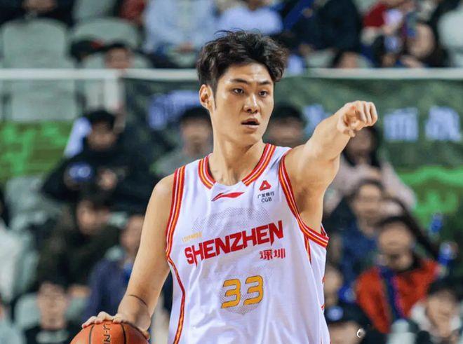 深圳男篮11连胜 贺希宁不开王浩然开，此约翰逊不亮彼约翰逊亮，深圳103-98击
