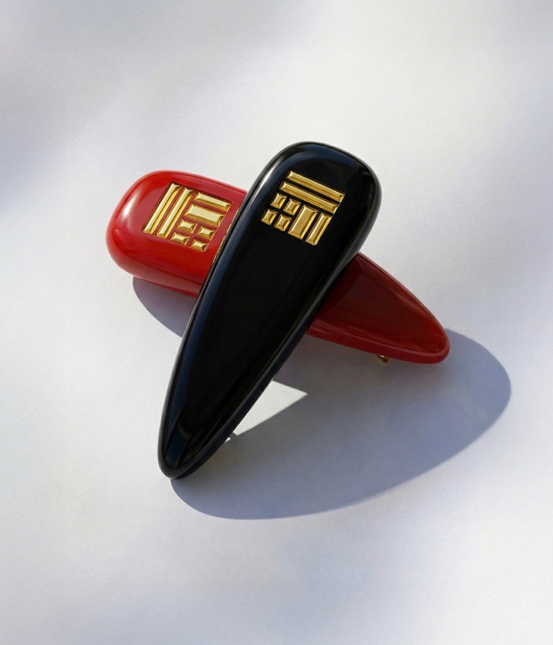 黄金多家黄金品牌宣布调价既然咱都上涨了创新点好看款可以吗…两千块0.4克黄金发夹