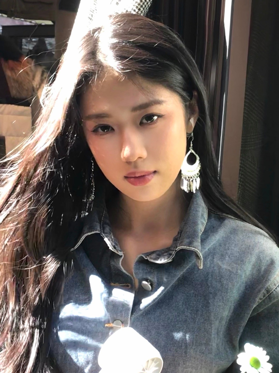 我在阳光里往返于春天 