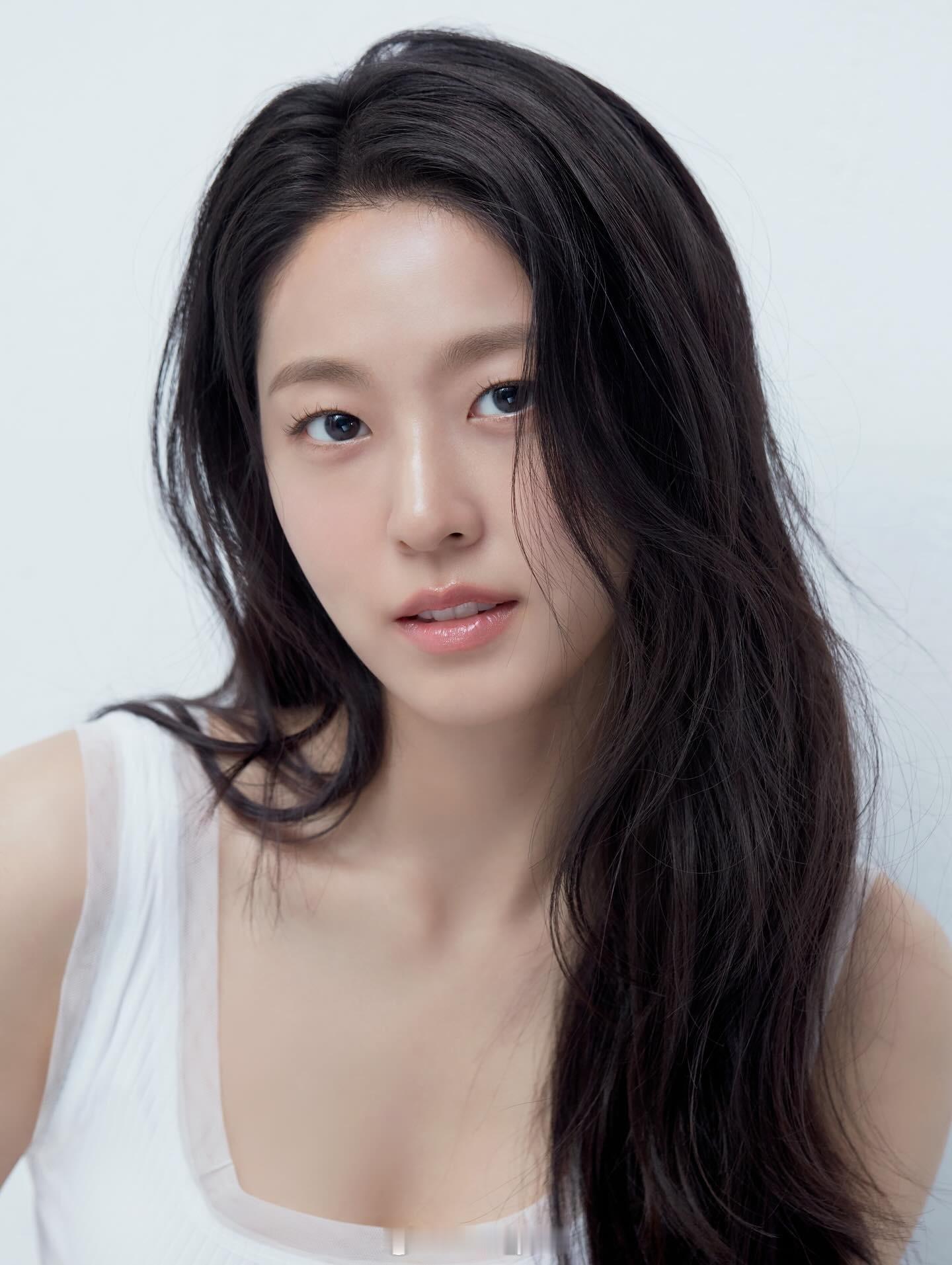 雪炫新简历照签了新公司 新的出发✨ ​​​