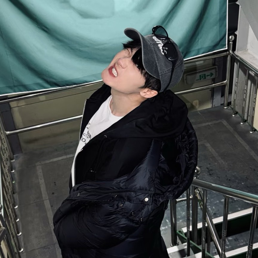 帮我问问这是韩国哪个公司的练习生，我要送他出道 