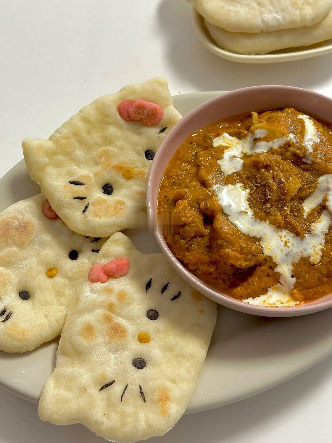 Hello Kitty酸奶馕搭配鸡肉咖喱