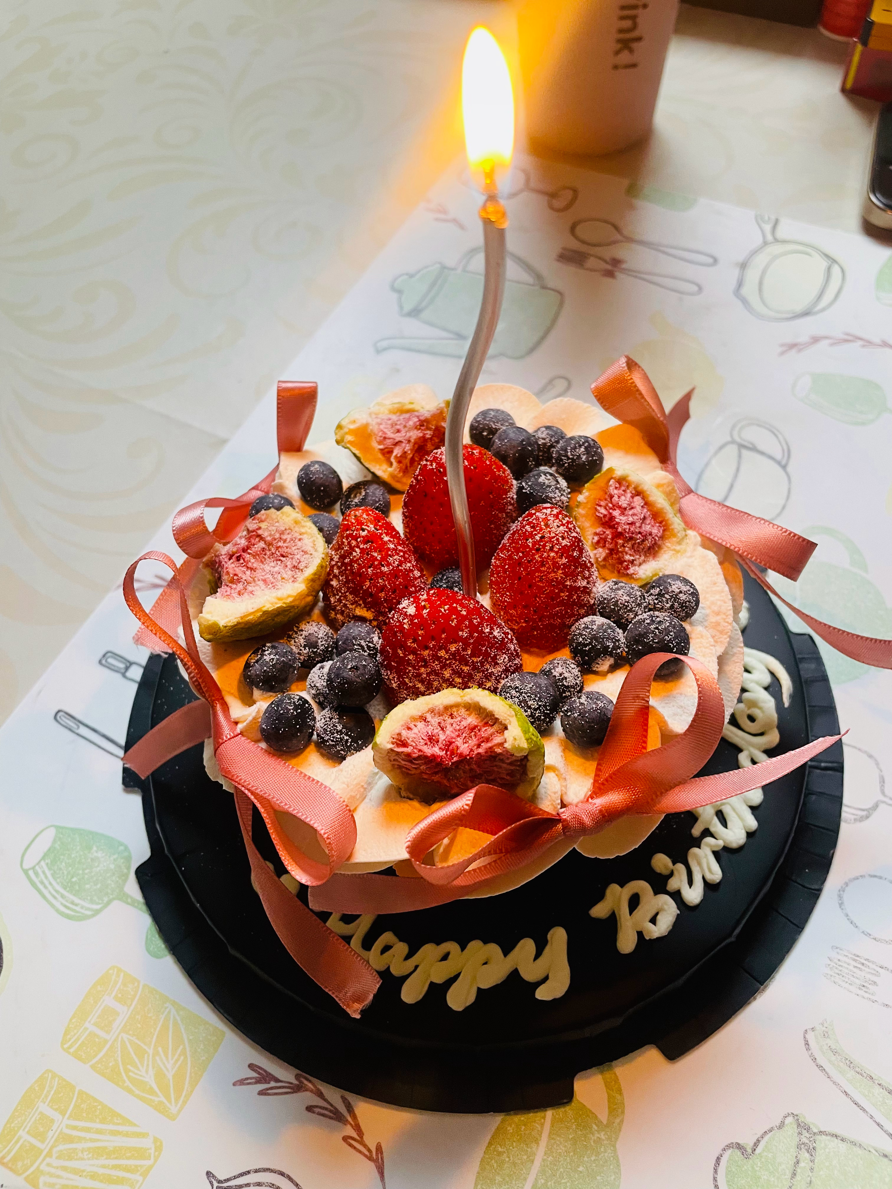 猪队友生日快乐ˋˏ🎂ˎˊ˗吹蜡烛了~岁月是一场有去无回的旅程 好的坏的都是风景