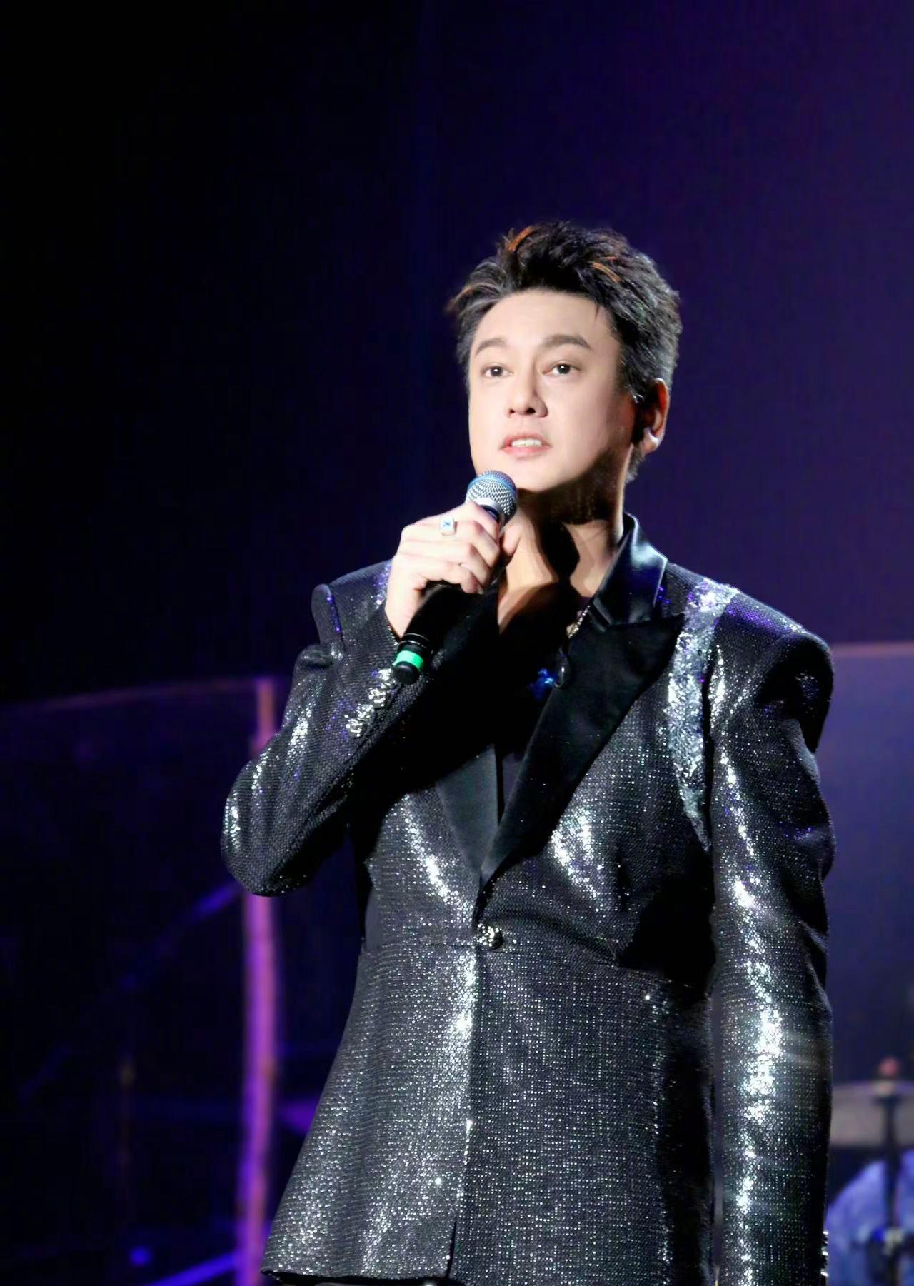 朱孝天亮相湾区舞台！

别再乱猜了，

两件事根本不是一回事！

不少人心里多少