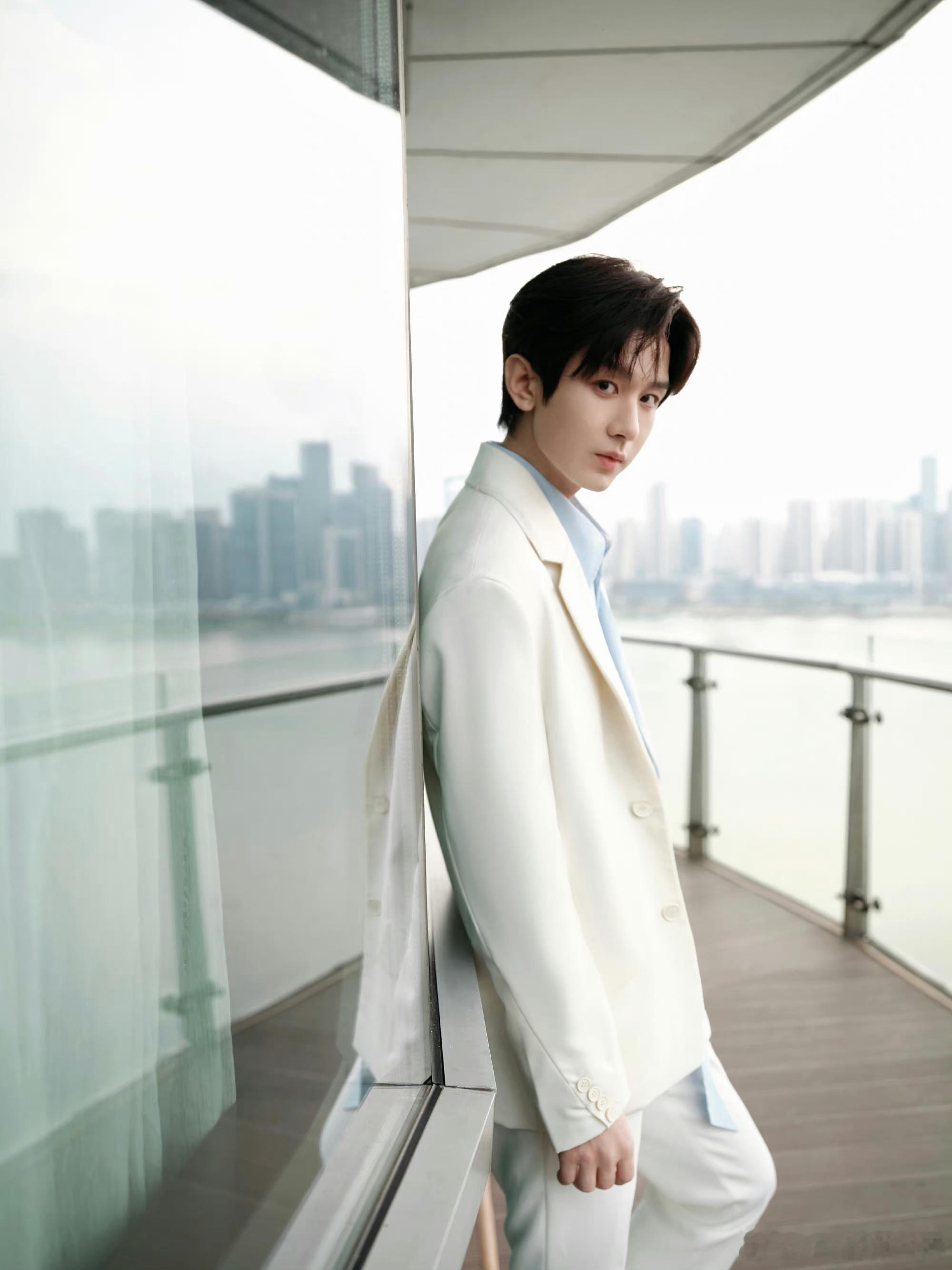 成毅卢云cy成毅对于世界而言，你是一个人；但是对于我而言，你是我的整个世界。 |