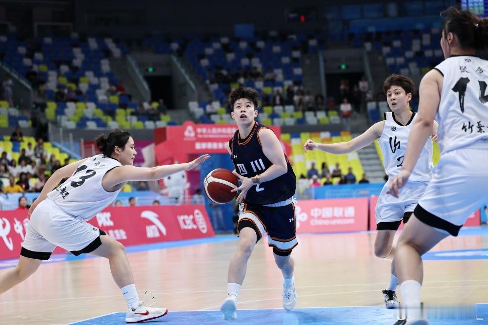 据我爱女篮了解，女篮国手李缘新赛季将加盟四川女篮。在不久前结束的全运会比赛中，李