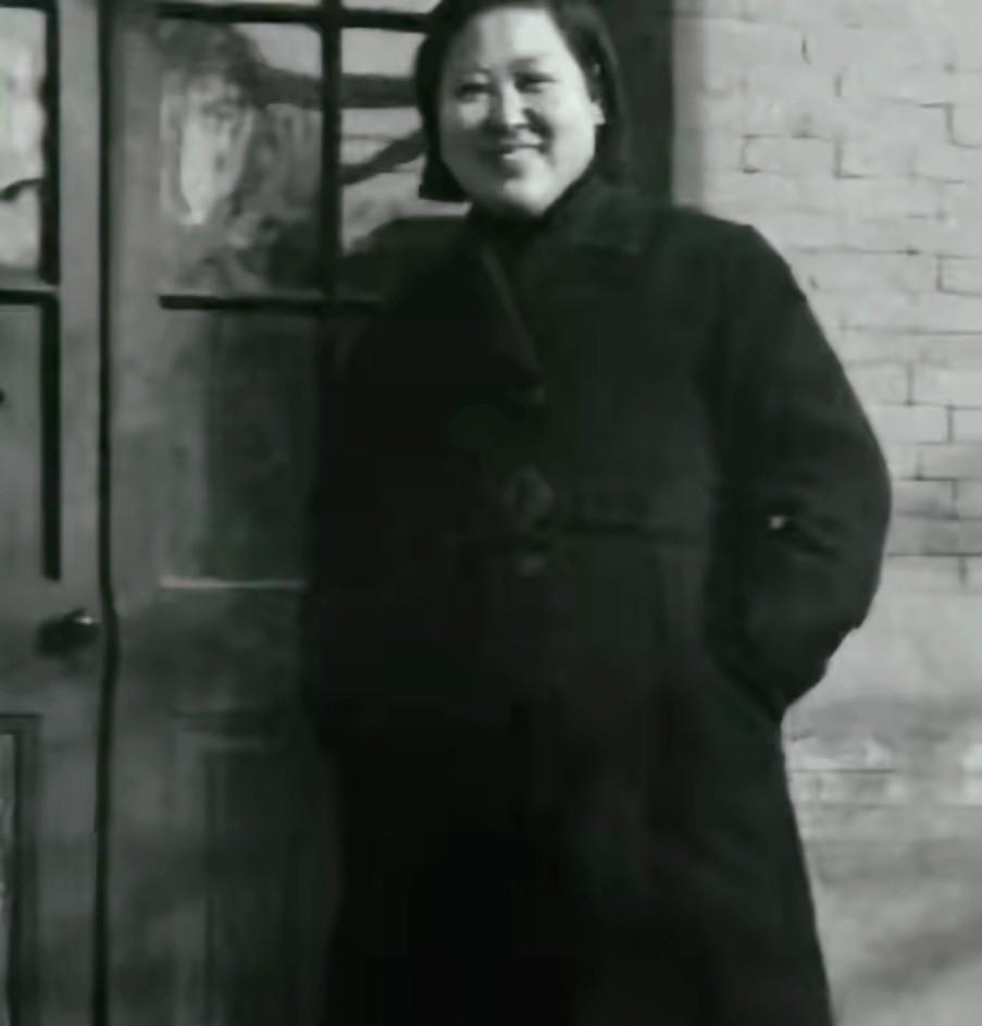 1935年11月13日，一女子走到孙传芳背后，近距离连开3枪。第一颗子弹从后脑射