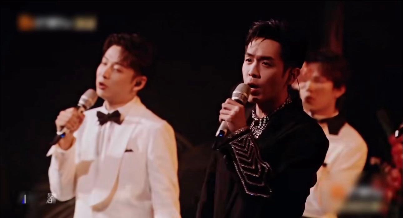 大侦探在游乐场开演唱会 从推理现场唱到游乐场，这十年之约也太酷了！侦探们全员集结