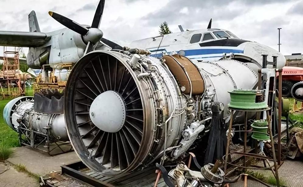 老美在发动机领域卡咱们脖子，说什么顶尖发动机一个螺丝都不卖给中国。就像航空发动机