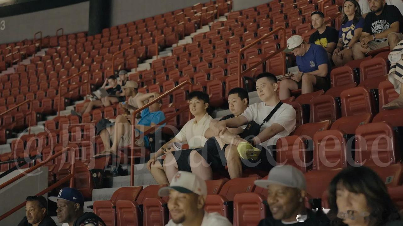 杨鸣、卢伟、潘江、邱彪等多名CBA主教练现身NBA夏季联赛挑选外援，但偏偏没有杜
