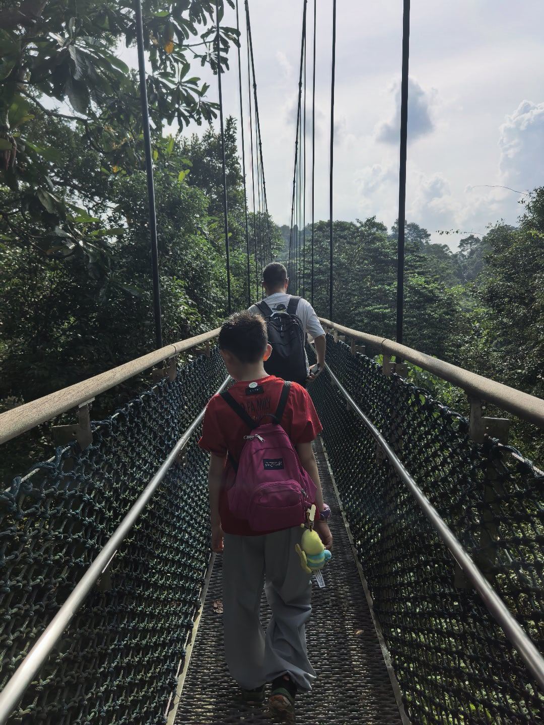 可以体验不同风格的状况是挺有趣的。以前旅行家里人女性人数压倒性优势，这次不一样，