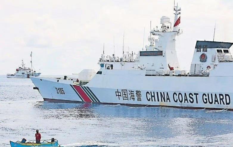 日前，东海对峙中，台湾商船不理台湾“海巡署”阻挠，向我方海警船进行报备！并使用中