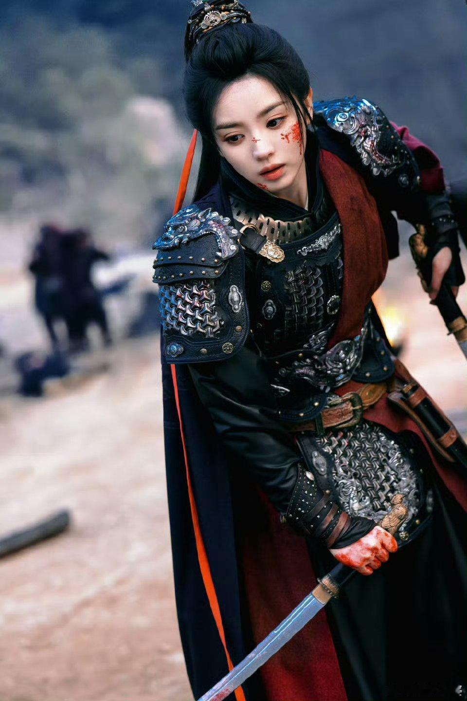 哇塞!田曦薇古装又狠狠惊艳到我啦👏 红衣踏雪击鼓，美得宛如画卷，又美又燃!这雪