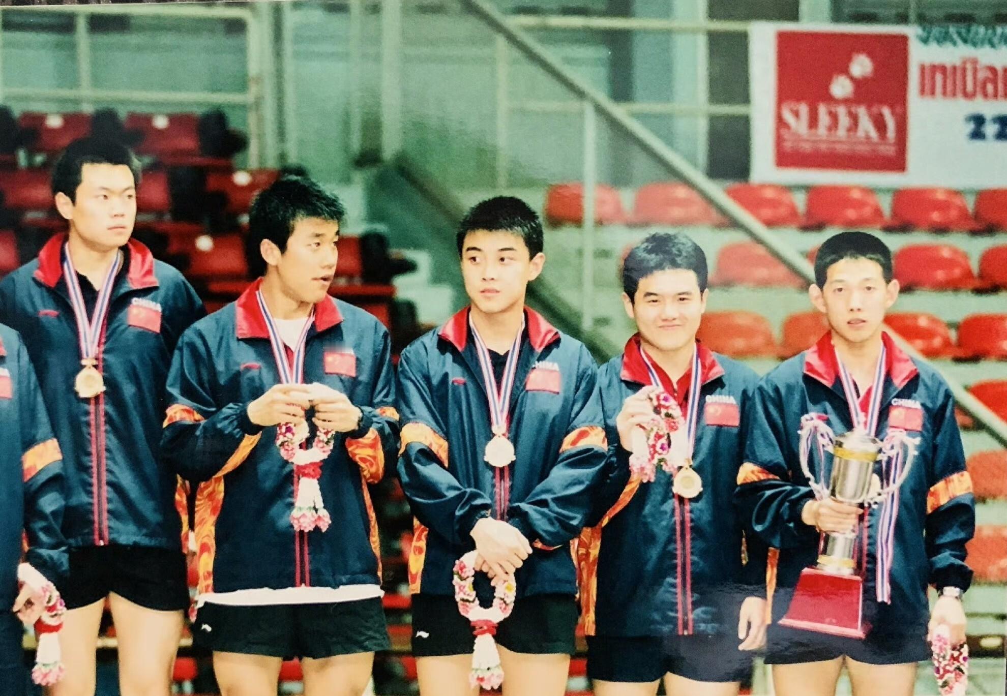 乒乓老照片反正我网盘里，我能挖到啥，我就发点啥，基本都是1516年的时候存下的 