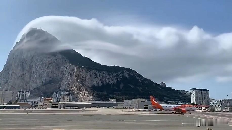 地中海的levante东风，携着湿气，遭遇陡峭的岩石地形时便会上升、冷却、凝结，