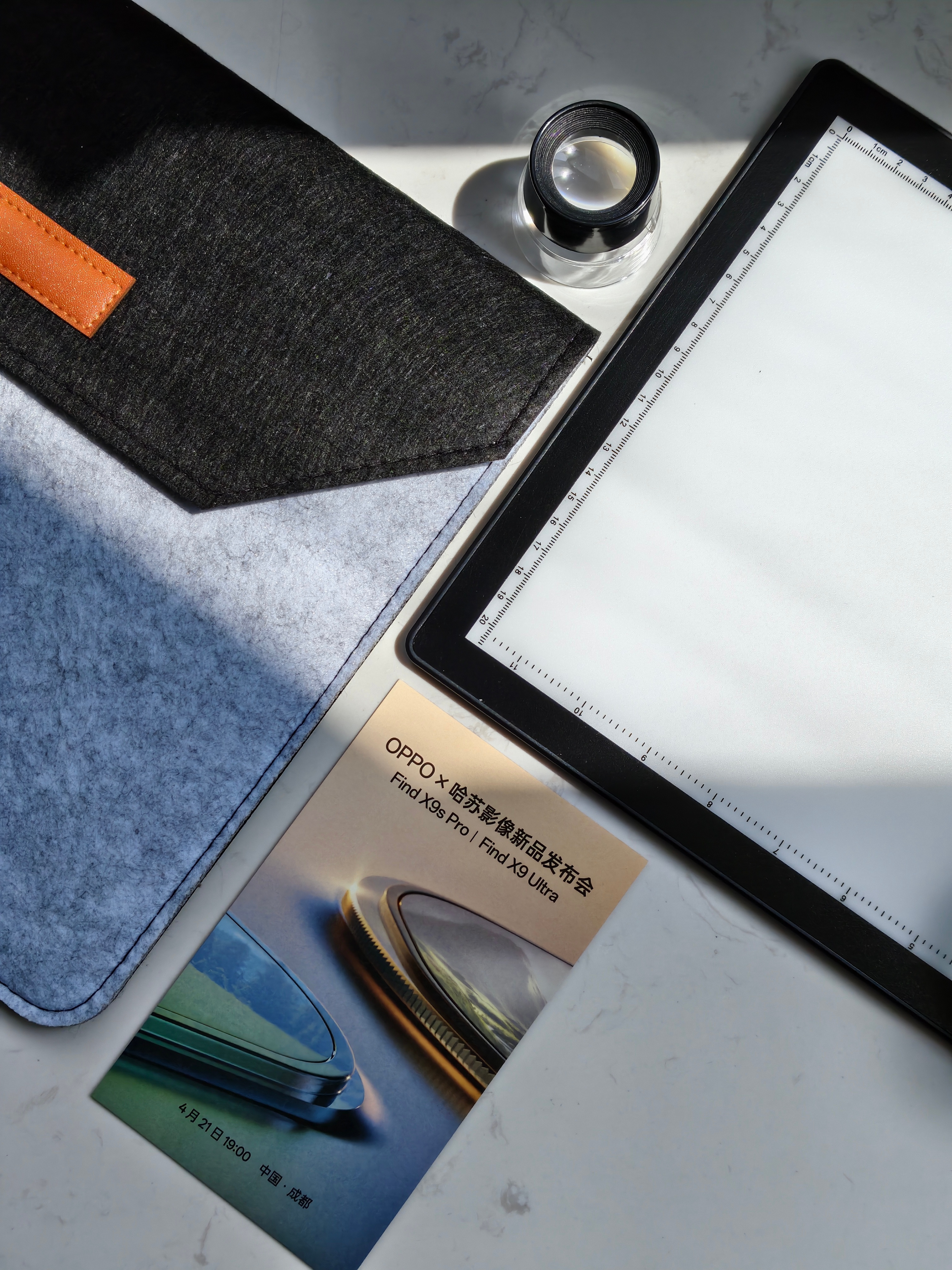 OPPO Find X9 Ultra/X9s Pro邀请函，胶片、放大镜和灯板，