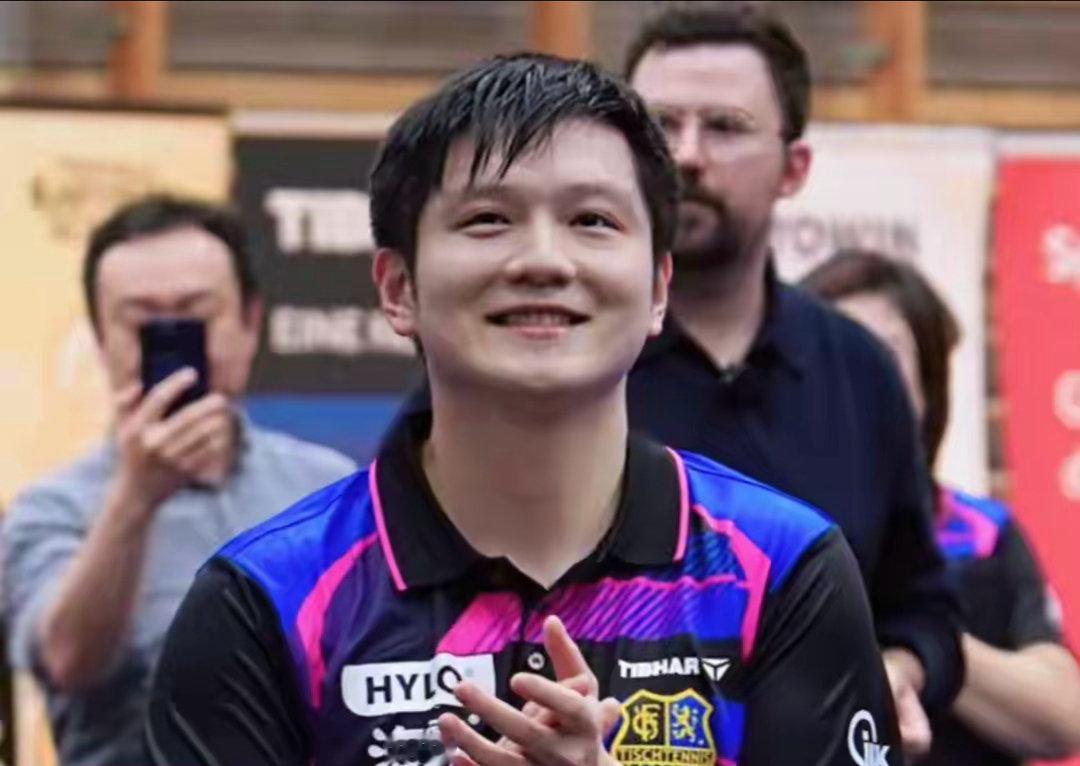 3-2！3-0！樊振东连下2分，主场告别战太催泪了，全英文感谢球迷樊振东乒乓球 