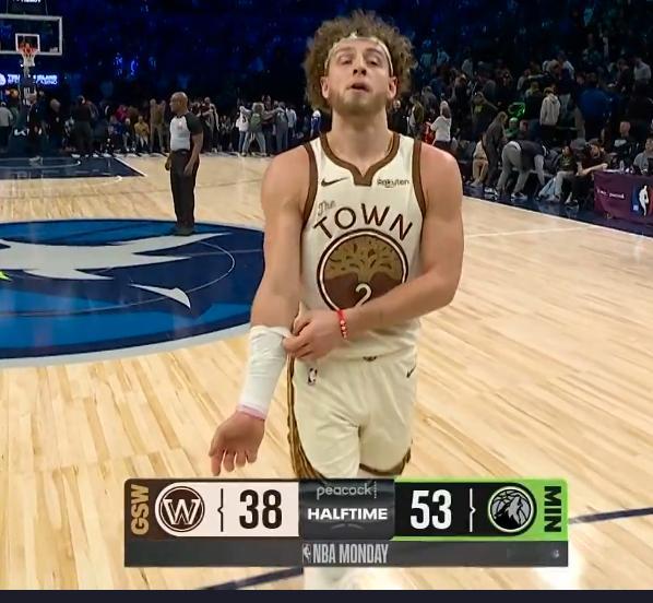 勇士半场落后森林狼15分坚持到现在还算不错了 今天输30分以内能接受 勇士vs森