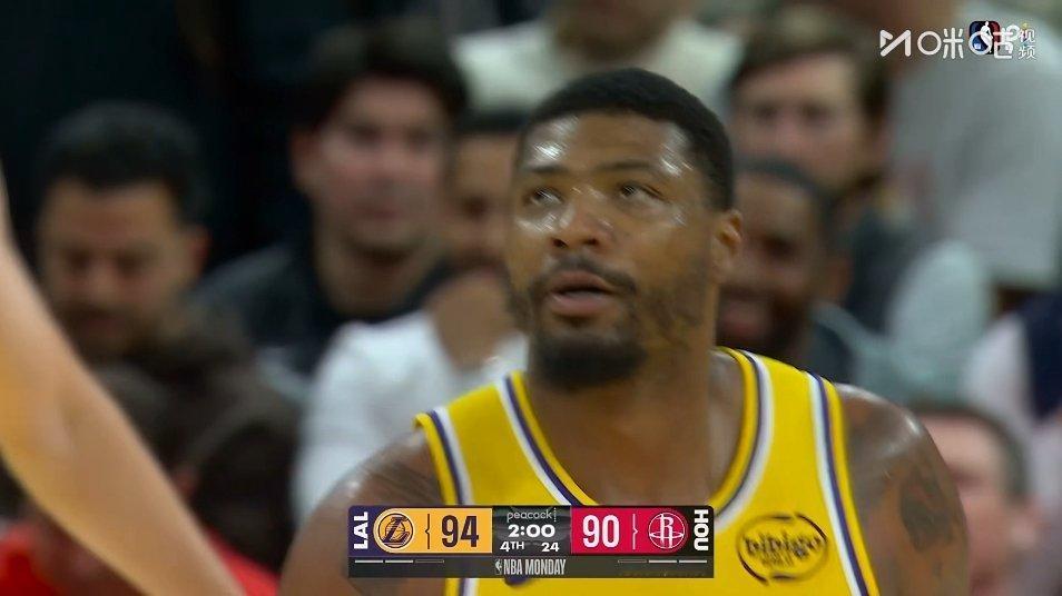 钢哥，感谢你的关键三分刚才是我太大声了 