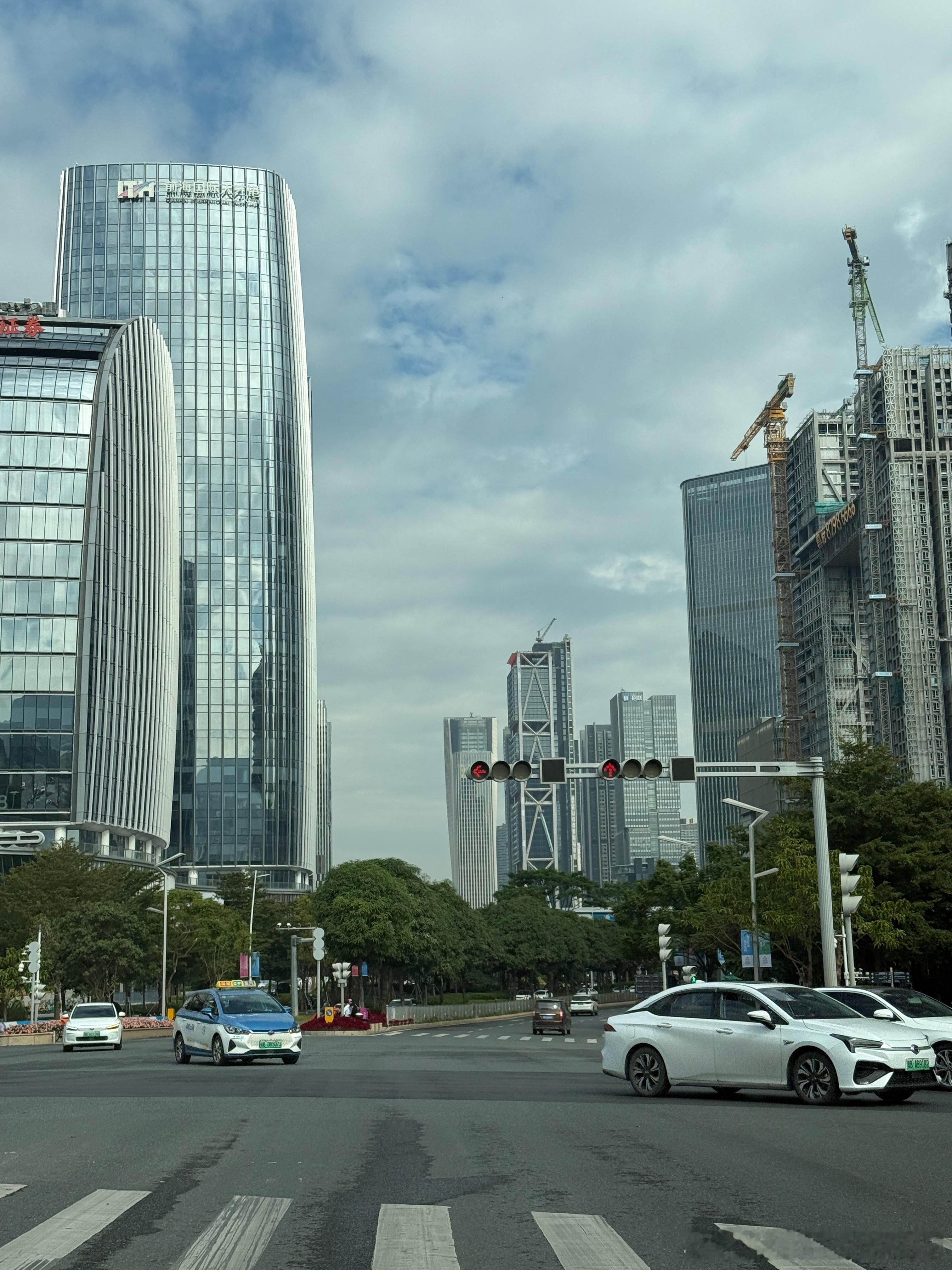 这里没有领先，没有粗粮，只有担当，这是一辆已过保修期二年的BMW，作为1台进口的