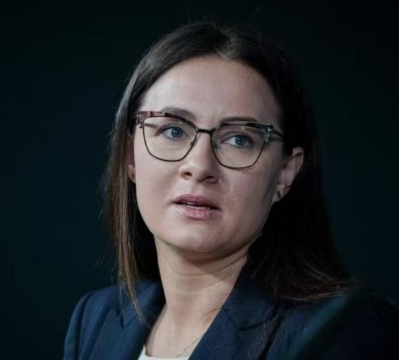 上任未满一年主动请辞！乌克兰突发高层大换血，泽连斯基真实意图藏不住了
 
7月1