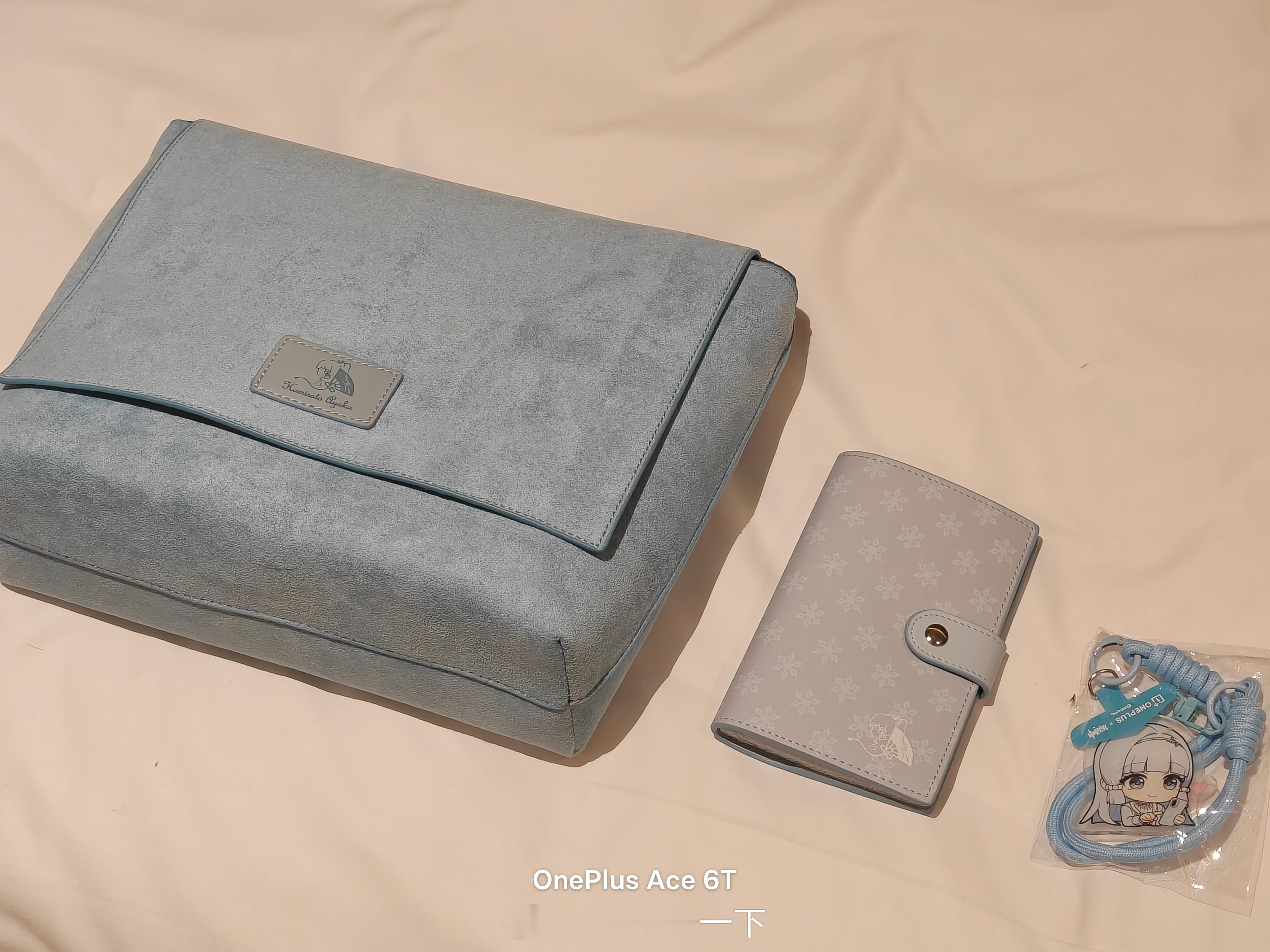 一加Ace6T发布会的伴手礼是原神神里绫华三件套，有感兴趣的吗，要不要来个铁粉抽