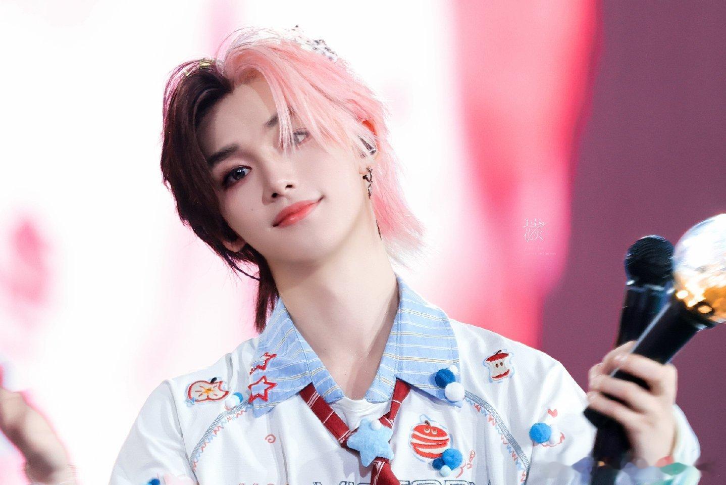 丁程鑫你好星期六 💛 丁程鑫 开始推理吧4     我本桀骜少年臣，不信鬼神不