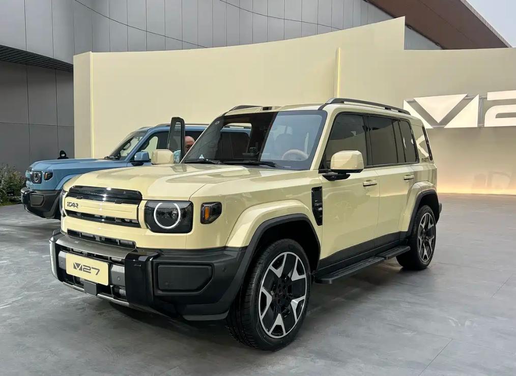 3月13日，定位中大型SUV的iCAR V27上市，售16.98-19.68万元