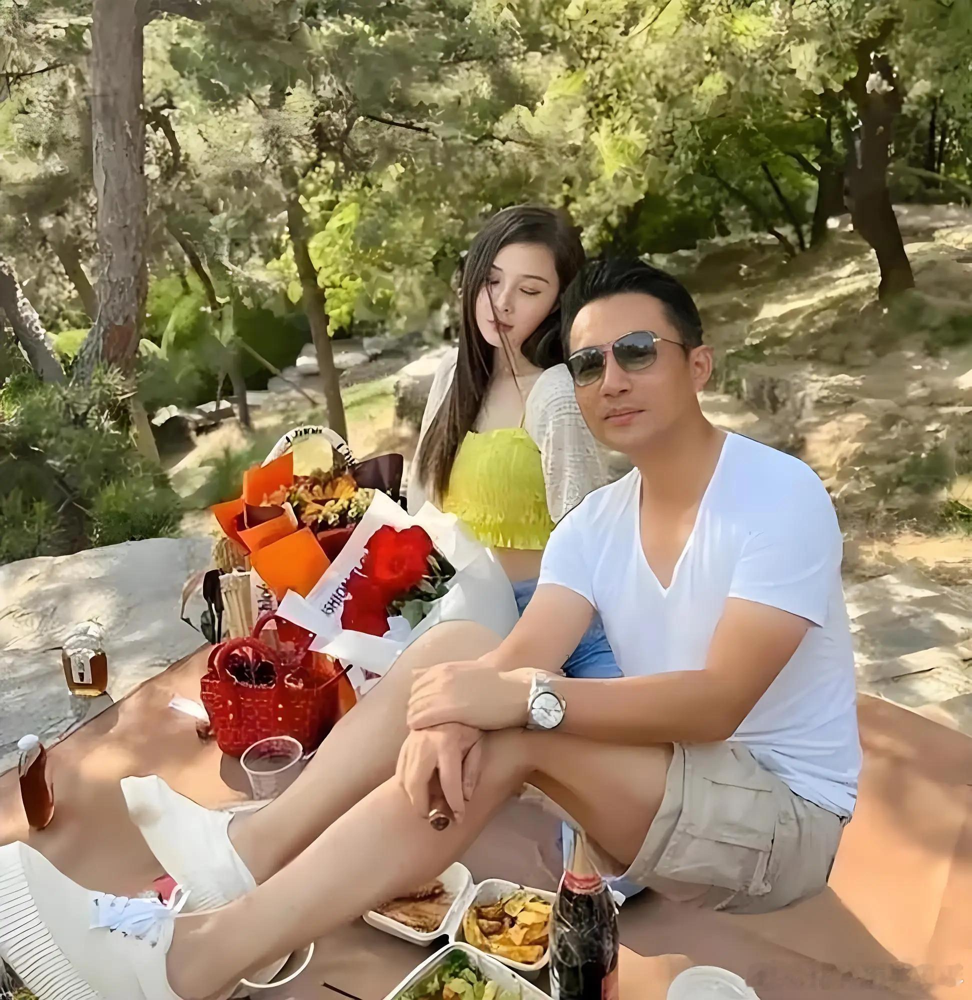 想问一下，大S粉丝现在是很支持张颖颖吗？感觉张颖颖都快成复仇大女主了。张颖颖称大